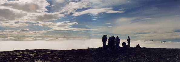 Looking over the clouds on Bottfjellet